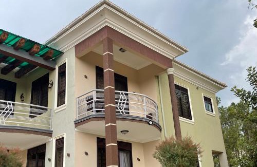 Bujenje House | Masindi Serenity Residency