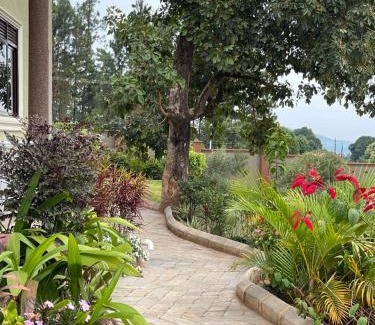 Bujenje House | Masindi Serenity Residency
