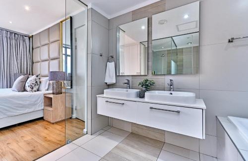 Greater Johannesburg Metropolitan Area Apartment | Masingita Towers Hotel, Elegant Sunset Condo