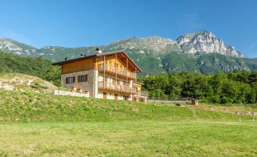 Vallelaghi Bed & Breakfast | Maso Scricciolo Farm House
