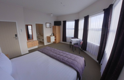 Waitara Hotel | Masonic Hotel