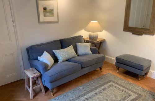 Witney House | Masons Cottage, an Idyllic retreat in an area of outstanding beauty, close to Blenheim Palace, Oxford & The Cotswolds