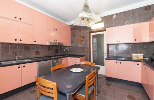 Parella Apartment | Massawa Vintage & Roomy Apt x5 Free Parking