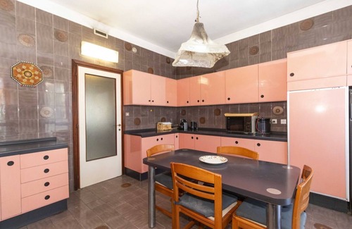 Parella Apartment | Massawa Vintage & Roomy Apt x5 Free Parking