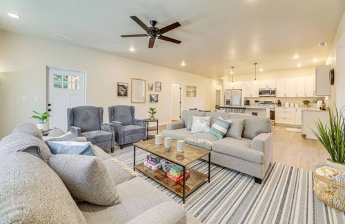 Florence House | Massive 3 bedroom close to the water!