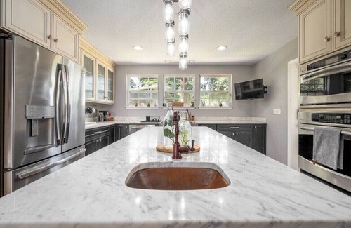 Lake Como House | Massive 3 bedroom with large backyard