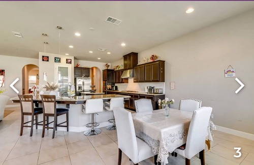 Greenacres House | Massive 4 bedroom retreat, perfect for families and groups