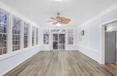 Wolf Trap House | Massive 4 bedroom with tons of space!