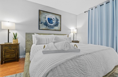 Serra Mesa House | Massive 5BR Resort Style Retreat with Heated Pool!