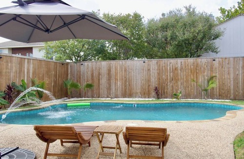 Denton House | Massive 6BR Home | Near Denton, UNT & Lake Fun!