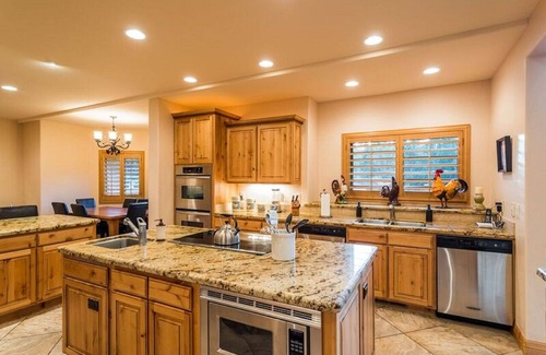 Zion National Park East Entrance Cabin | MASSIVE 9 BEDROOM LUXURY CABIN! PERFECT FOR REUNIONS AND RETREATS!