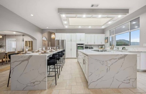 Ramona House | Massive 9BR Stunning MTN View Zen Retreat Pool+Spa