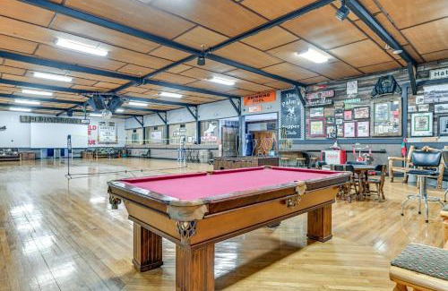 Hatfield House | Massive Hatfield Loon Lodge with Roller Rink