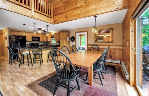 Lakeville Cabin | Massive Log Chalet Near Lake Wallenpaupack