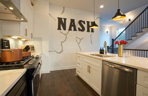 Hurwood Heights House | ★Massive Roofdeck★NEW Home-4Bd/3.5Ba- 3miles to downtown