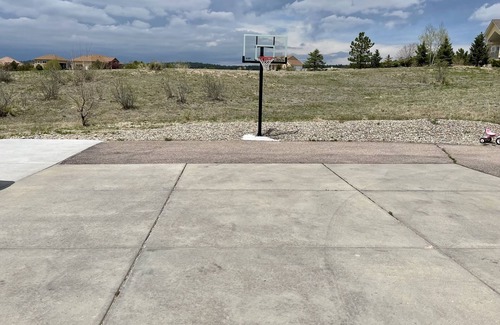 Colorado Springs House | Massive Spacious House with Views, Adventure and Location