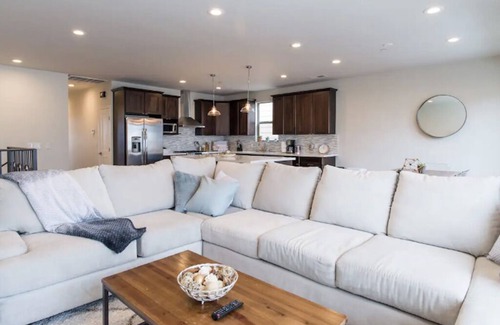 Visitacion Valley House | Massive Stylish Home in an Amazing Location in San Francisco!