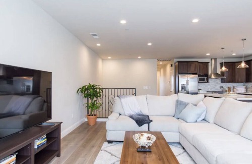 Visitacion Valley House | Massive Stylish Home in an Amazing Location in San Francisco!
