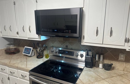 Martinez House | Master 2025 Rental! 3 Bed 2 Bath!