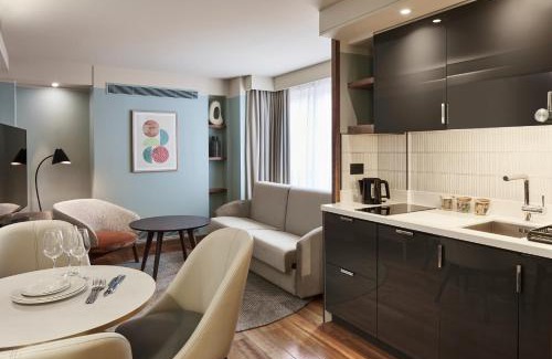 Farringdon Apartment | master Farringdon