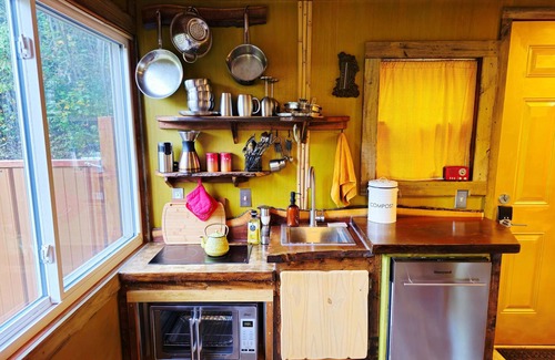Laurelville House | Master Sculptor's Art Bungalow Hocking Hills
