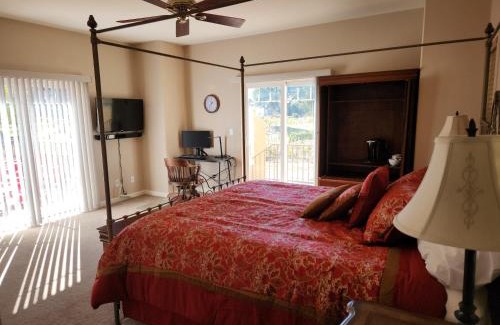Shenandoah Valley House | Master Suite Fraser Family Vineyard Stay in Amador