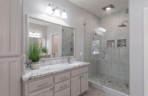 Shenandoah Valley House | Master Suite Fraser Family Vineyard Stay in Amador