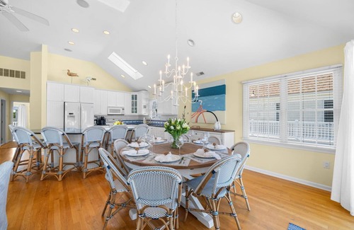 Avalon House | Master Suite with private deck full bath with jacuzzi tub, Large wrap around deck to dinner with the family. Beach path is on 48th Street to one of most desirable beach locations on the island.