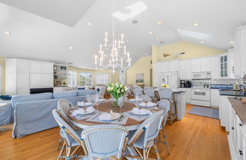 Avalon House | Master Suite with private deck full bath with jacuzzi tub, Large wrap around deck to dinner with the family. Beach path is on 48th Street to one of most desirable beach locations on the island.