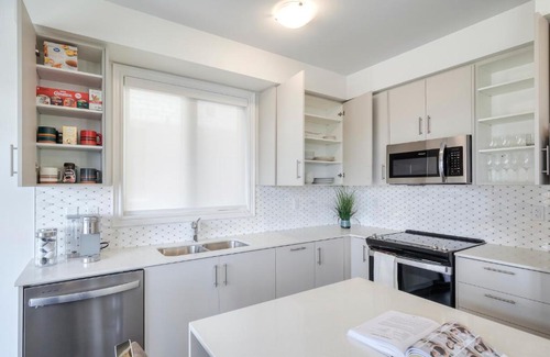 Bradford House | Masterfully Designed Private Suite