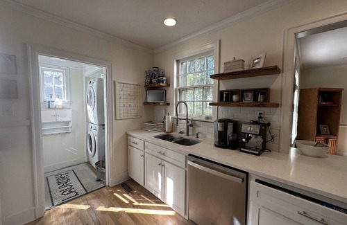 Forest Hills House | MASTERS home just 2.5 mi to Augusta National! 7 min walk to Forest Hills Course