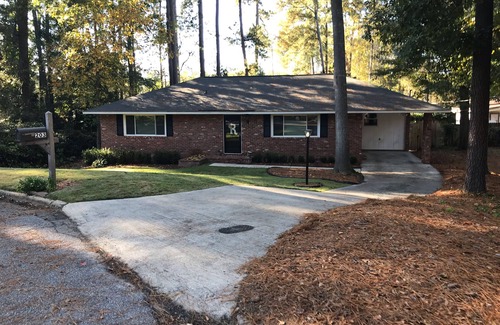 Montclair House | Masters Rental - 2.7 miles to Augusta National - 3 bed/2 bath