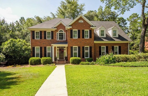 Martinez House | Master’s Rental-Gated Neighborhood