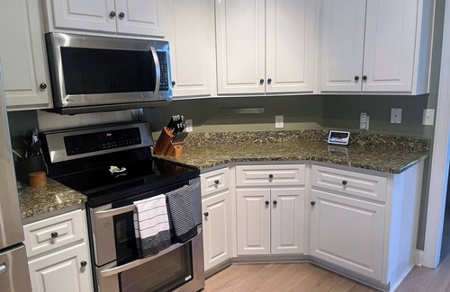 North Augusta House | Masters Retreat - 3 Bed, Pool, Outdoor Kitchen, & Home Gym