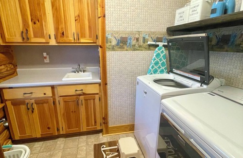 Grovetown Cabin | Masters sleeper home rental! 3-bedroom cabin. Relax and unwind.