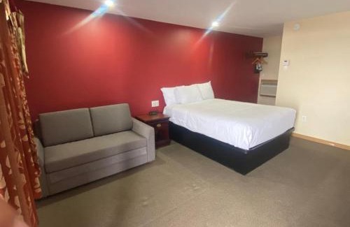 Napanee Hotel | Masterson's Motel