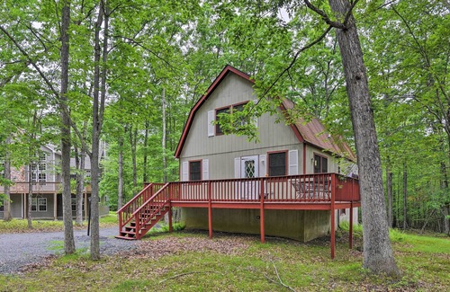 Lackawaxen House | Masthope Mountain Resort Home w/Deck, Pool Access!