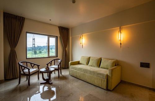 Khalapur Hotel | Mastiff Grand The Sia Palace Suites & Banquets, Khopoli, Near Imagica