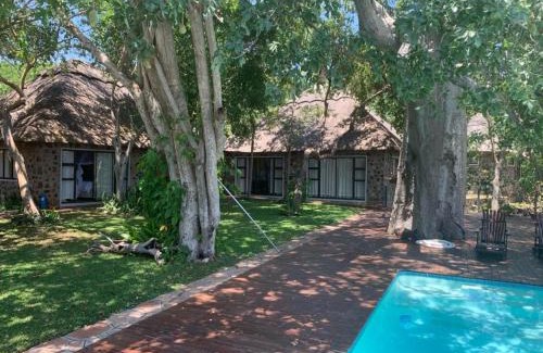 Matabeleland North Cabin | Masumu River Lodge