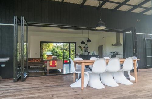 Takitumu District House | Mata Manea