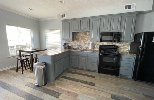 Elmaton House | Matagorda Outfitters River Rental