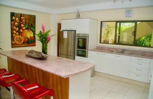 Muri Apartment | Matahere's Downstairs Muri