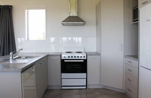 Awhitu House | Matakawau Family Bach - 50 minutes from Drury Motorway