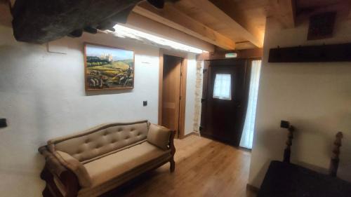 Pradena House | Matandrino