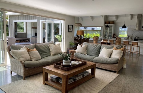 Matarangi House | Matarangi Beach Retreat