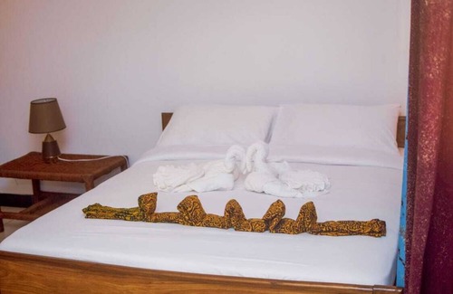 Mlingotini Cabin | MaTemu Square - 12 Cottages, Breakfast, Swimming