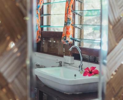 Port Lautour Bed & Breakfast | Matevulu Lodge
