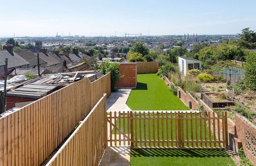 Newport Apartment | Mathieson House 3- Garden - City Views - Pet Friendly