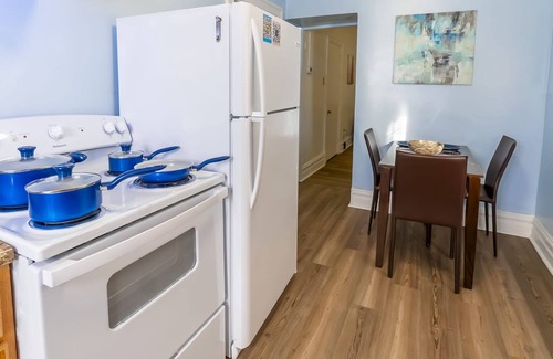 Bloomfield Apartment | Mathilda Street Trio - Stylish 2BR Apt