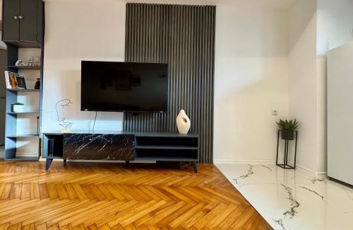 Downtown Apartment | Matija Urban Suits- Downtown